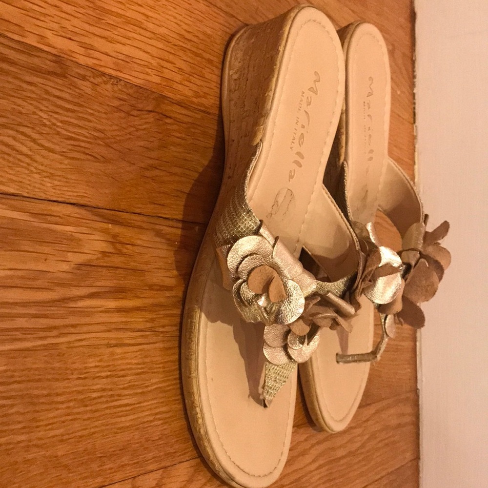 Mariela flip flop sandals! - Picture 2 of 2